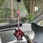 Visszapillantóra akasztható lógó - egyedi felirattal (lila)