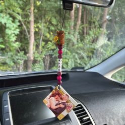   Visszapillantóra akasztható lógó - egyedi felirattal (bordó)